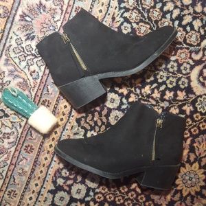 Forever 21 faux suede bootie